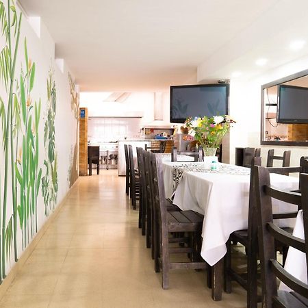 Hotel Riviera Plaza بوكارامانغا المظهر الخارجي الصورة