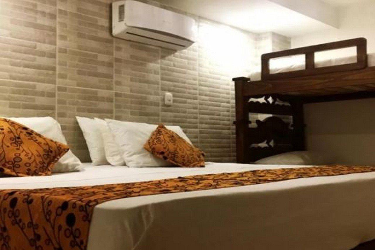 Hotel Riviera Plaza بوكارامانغا المظهر الخارجي الصورة