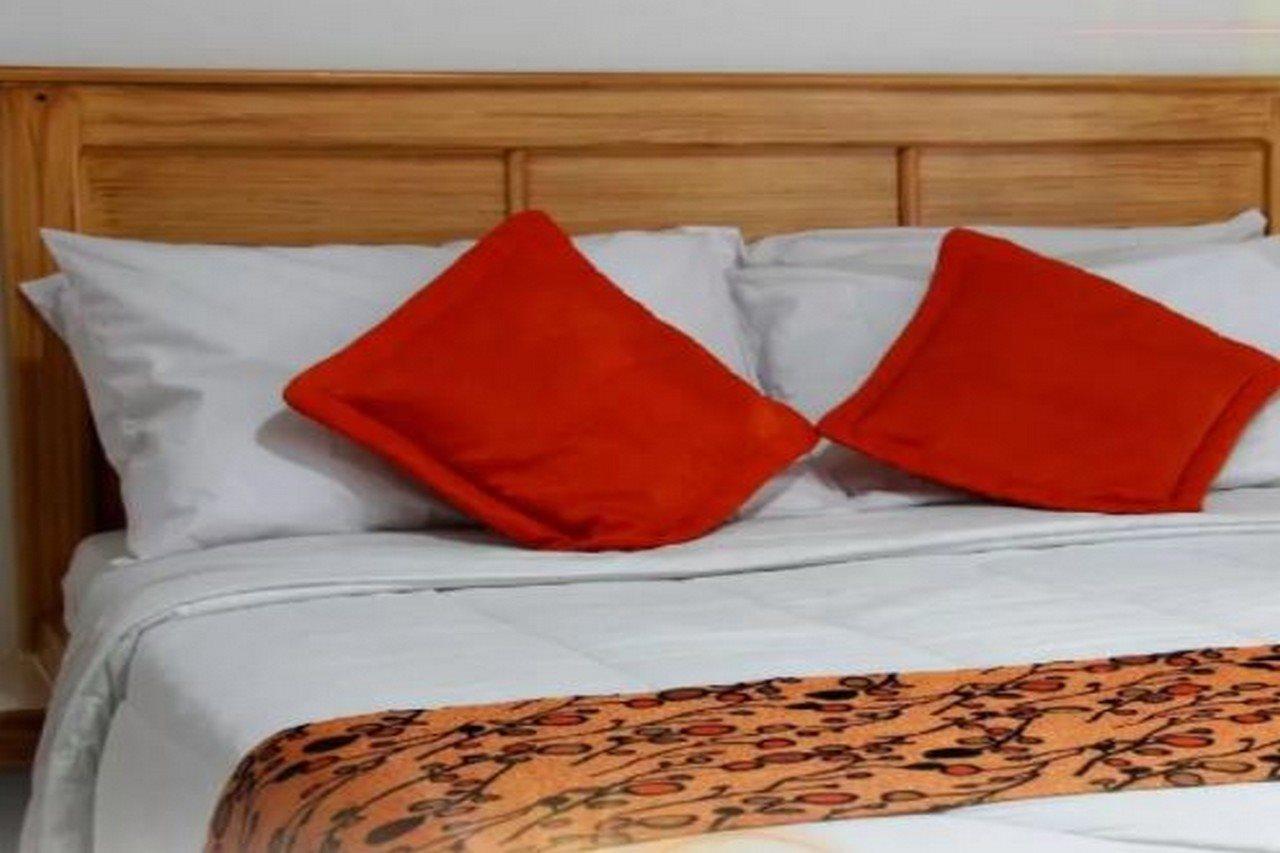 Hotel Riviera Plaza بوكارامانغا المظهر الخارجي الصورة