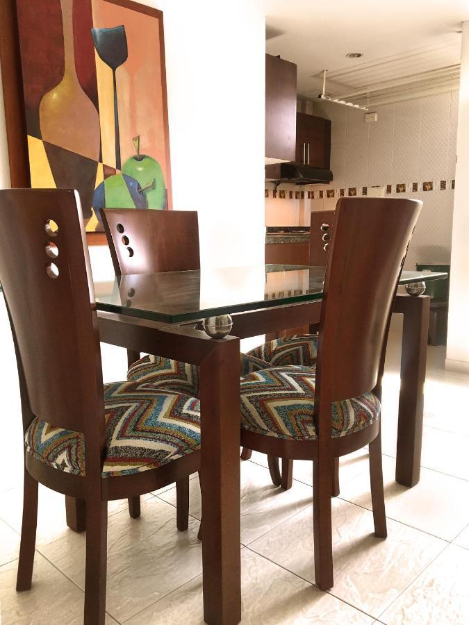 Hotel Riviera Plaza بوكارامانغا المظهر الخارجي الصورة