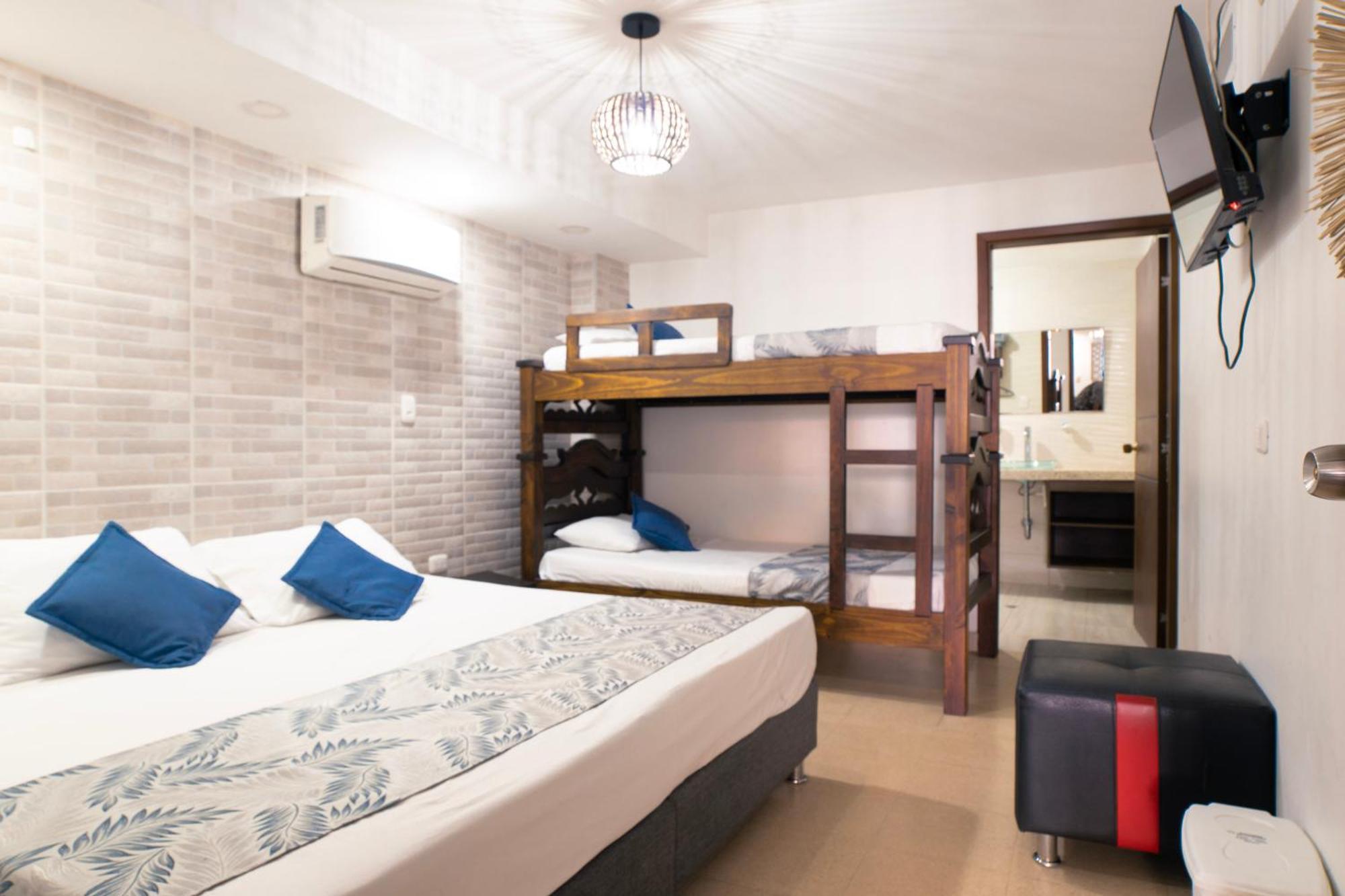 Hotel Riviera Plaza بوكارامانغا المظهر الخارجي الصورة