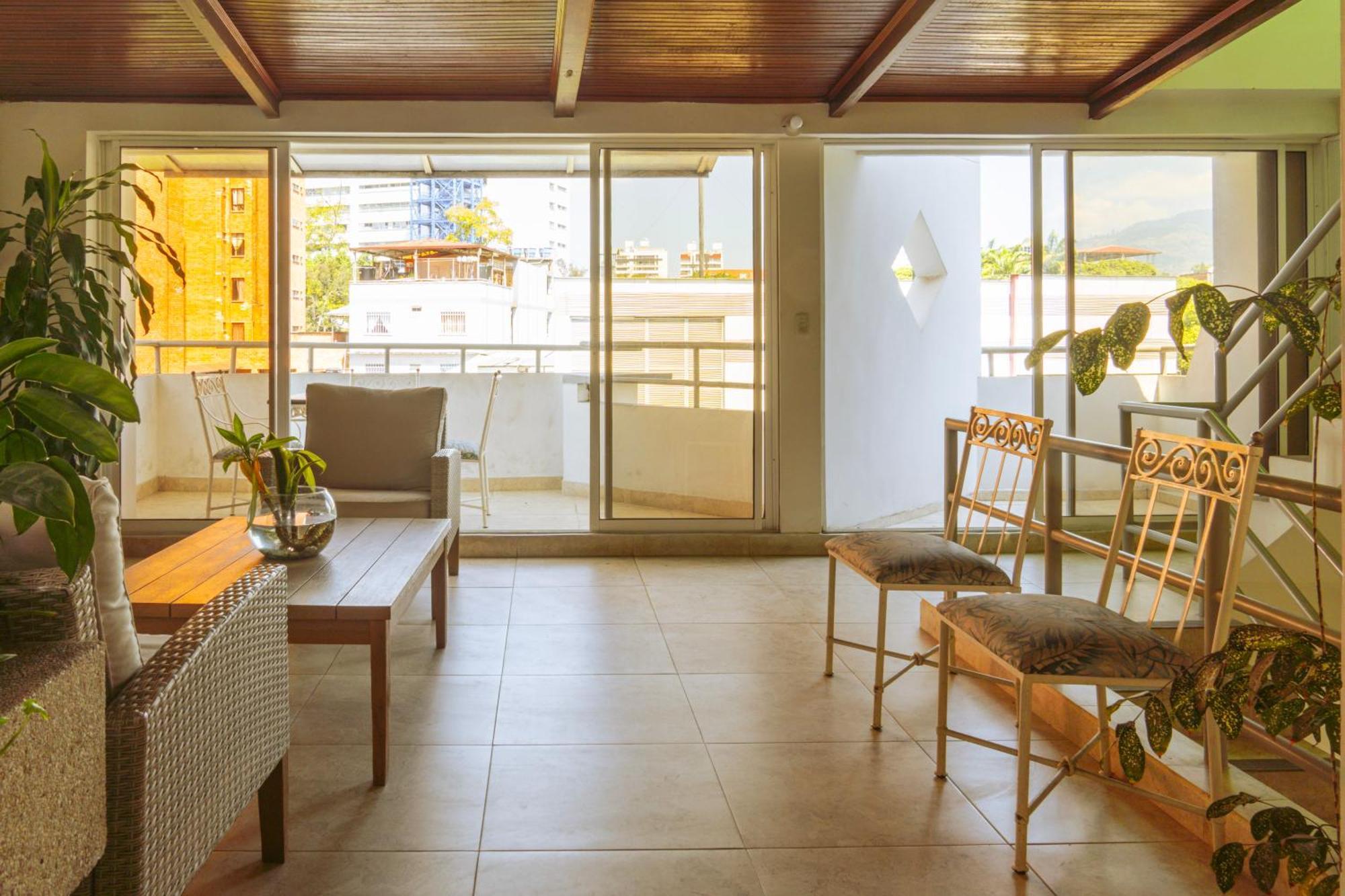Hotel Riviera Plaza بوكارامانغا المظهر الخارجي الصورة
