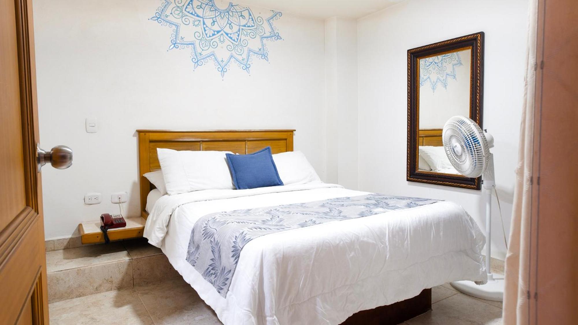 Hotel Riviera Plaza بوكارامانغا المظهر الخارجي الصورة