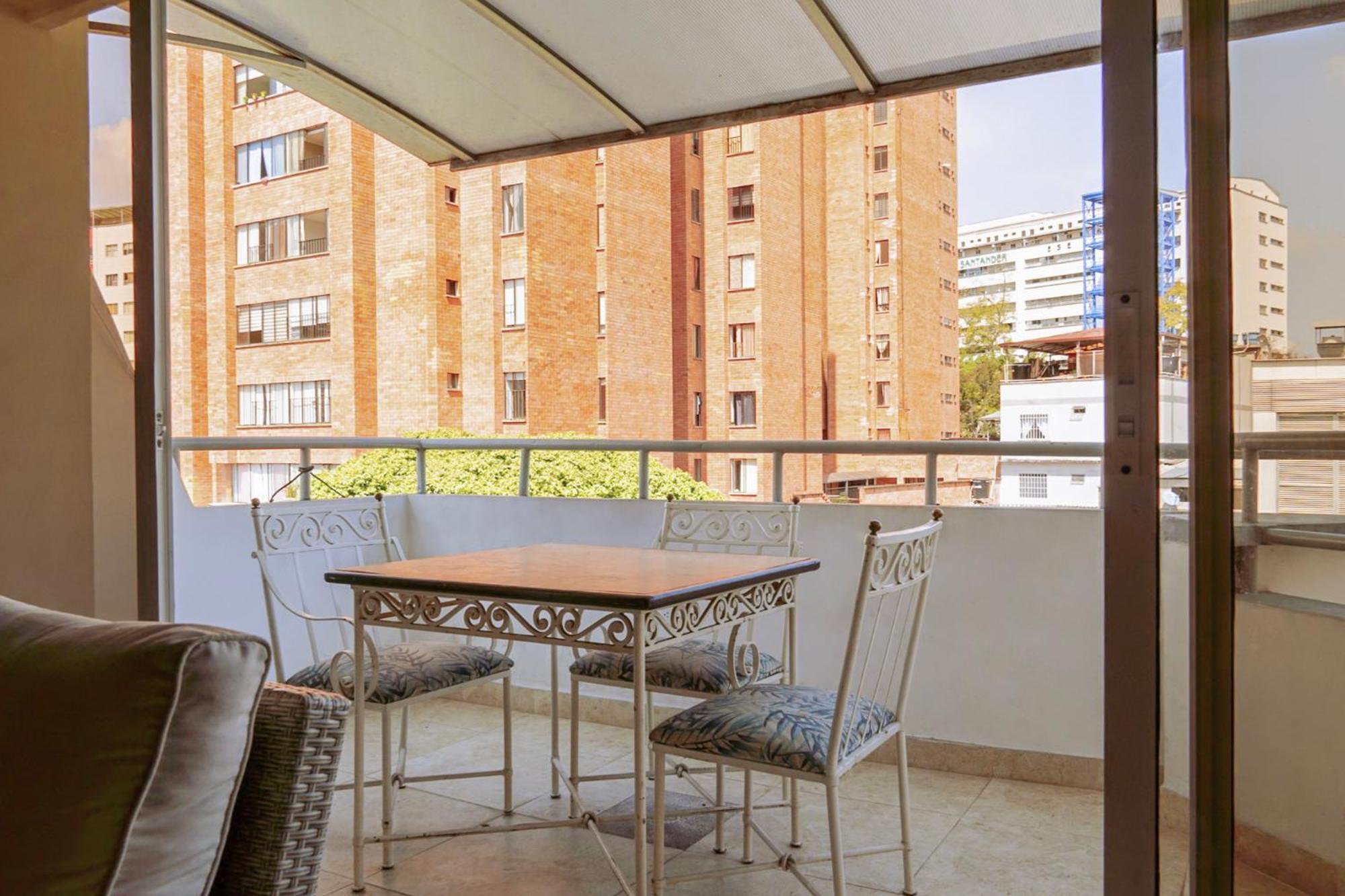 Hotel Riviera Plaza بوكارامانغا المظهر الخارجي الصورة