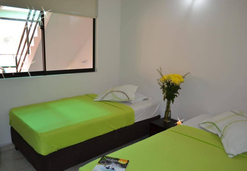 Hotel Riviera Plaza بوكارامانغا المظهر الخارجي الصورة