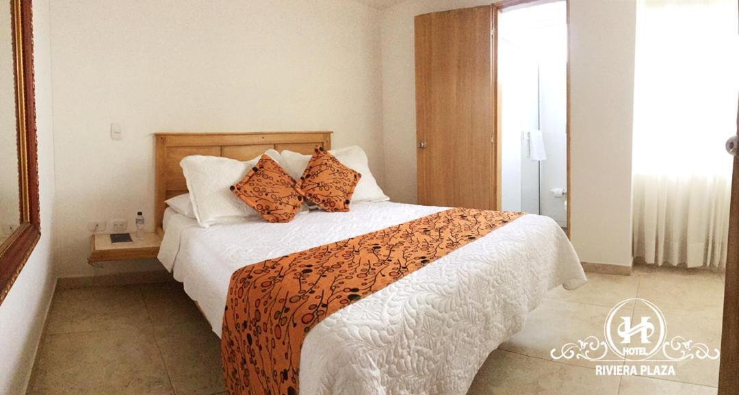 Hotel Riviera Plaza بوكارامانغا المظهر الخارجي الصورة