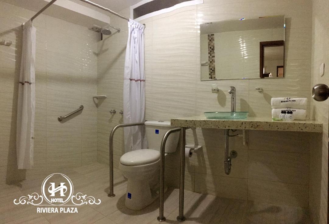 Hotel Riviera Plaza بوكارامانغا المظهر الخارجي الصورة